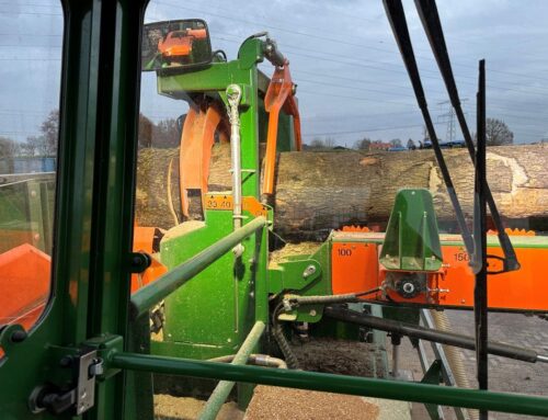 Hout kloven: met de hand of met een machine?